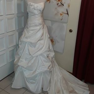 Wedding dress Beautiful Clean